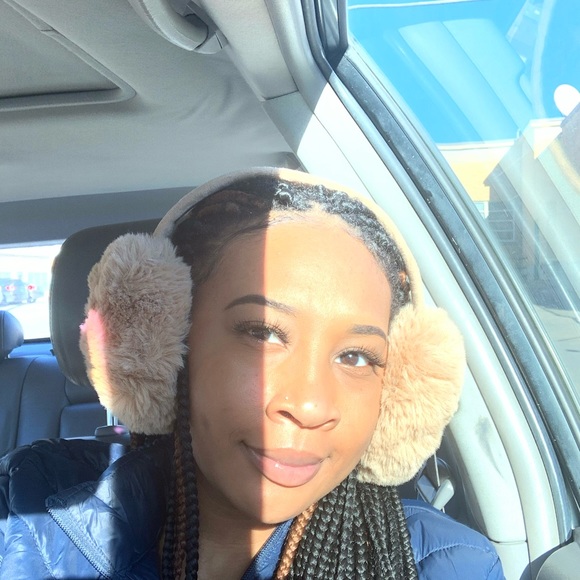 Meet your Posher, Laterra - Picture 1 of 1